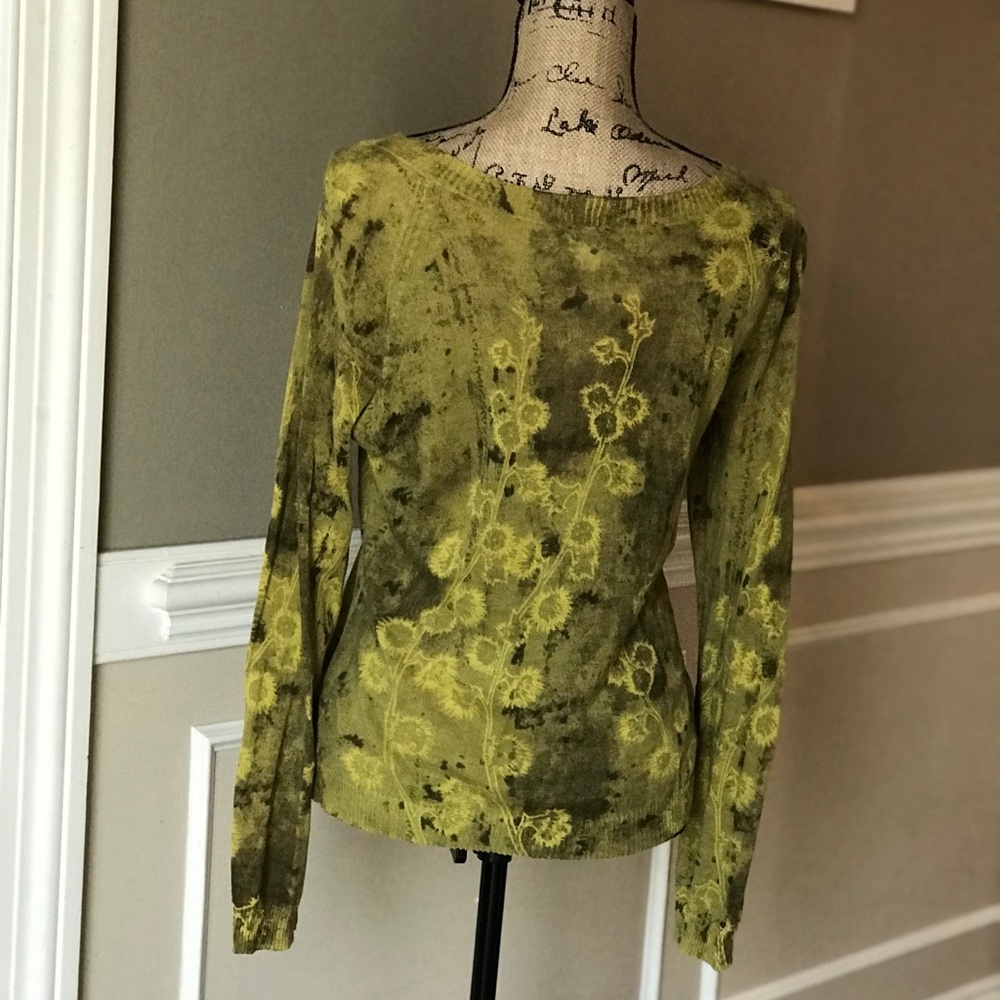 Sweater - Picture 3 of 4